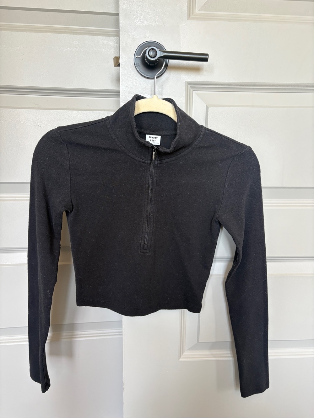 Two Aritzia Cropped Half-Zip Tops in Gray and Black - Picture 5 of 7